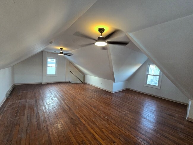 Building Photo - 2903 Evergreen Ave Unit 2