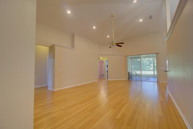 Photo - 1577 Cherry Ridge Dr