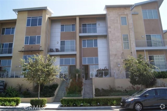Building Photo - 812 Rockefeller Rental