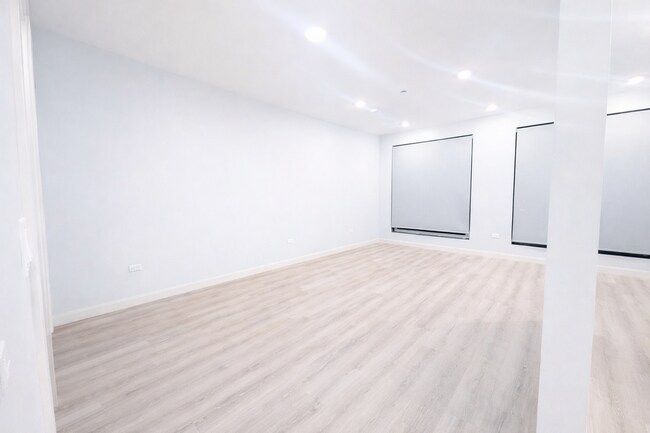 Photo - 948 W Sunnyside Ave Unit 306