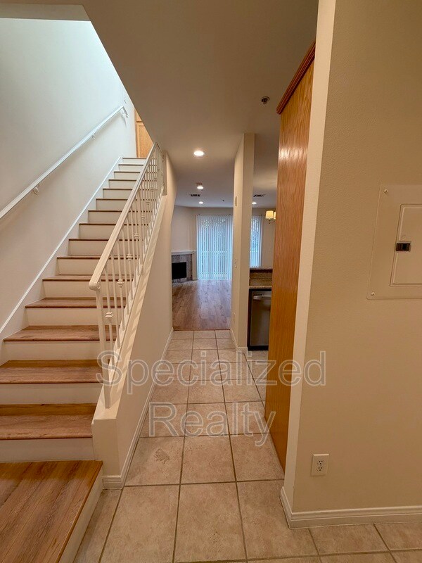 Photo - 5716 Whitsett Ave