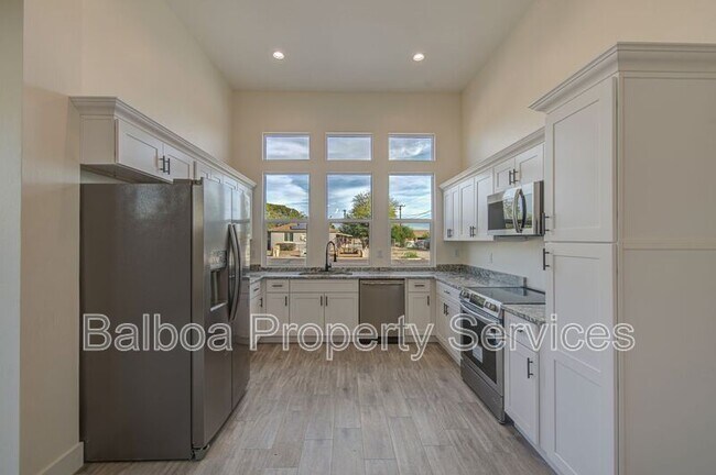 Photo - 212 2nd Ave E