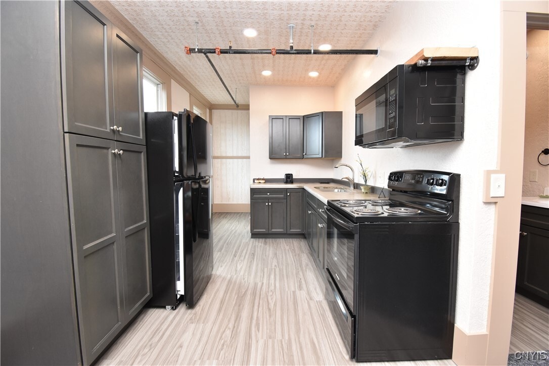 Photo - 152 Court St