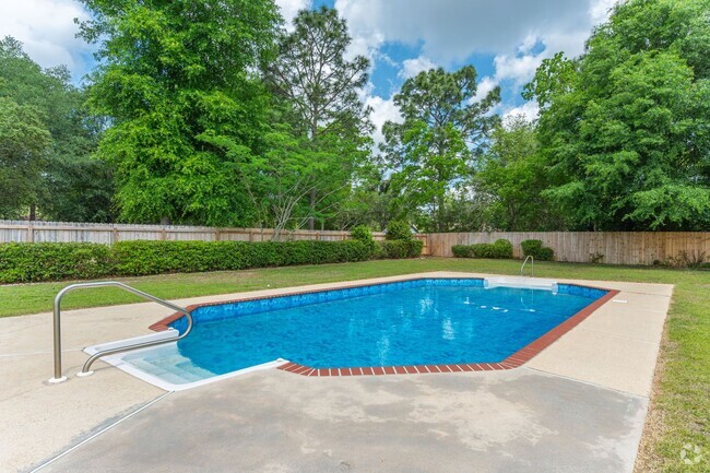 Building Photo - 4 Bedroom South of I-10 w/ a Pool! Rental