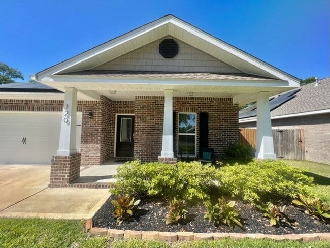 Photo - 120 Sasser St