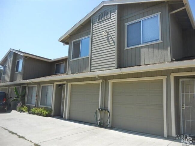 Building Photo - 420 Montezuma St Unit C Rental