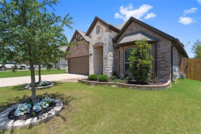 Photo - 1805 Morts Pl