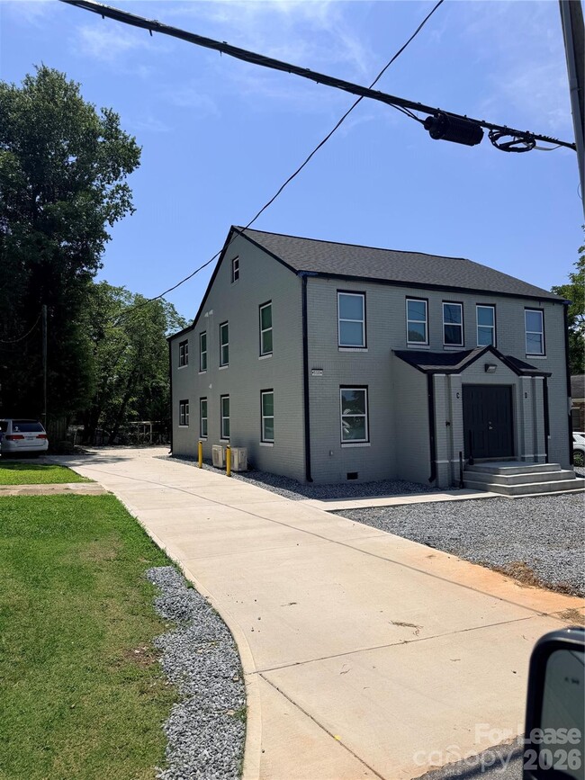 Photo - 510 F Ave SE