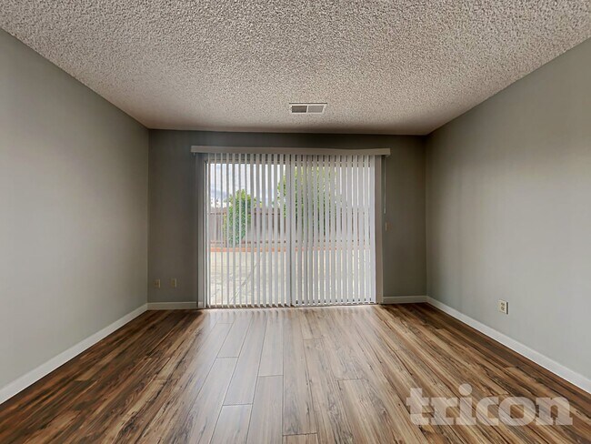 Photo - 1213 Essex Dr