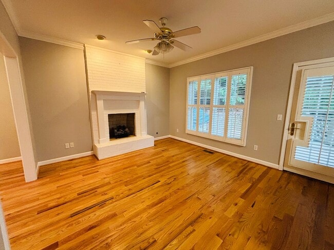 Photo - 1104 Caldwell Dr