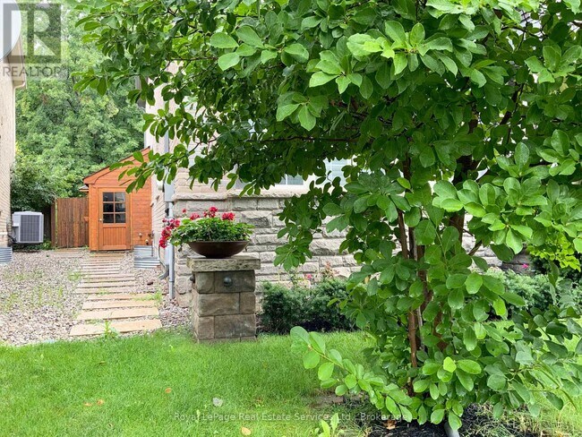 Photo - 3385 Liptay Ave