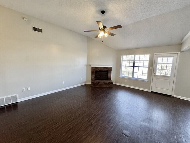 Photo - 6416 Valley Oak Dr