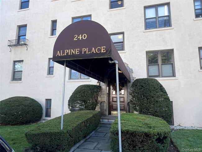 Building Photo - 240 Alpine Pl Unit BMD
