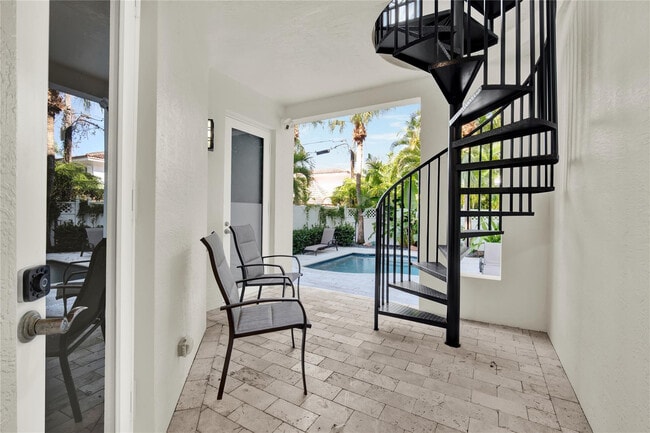 Photo - 425 N Ocean Blvd