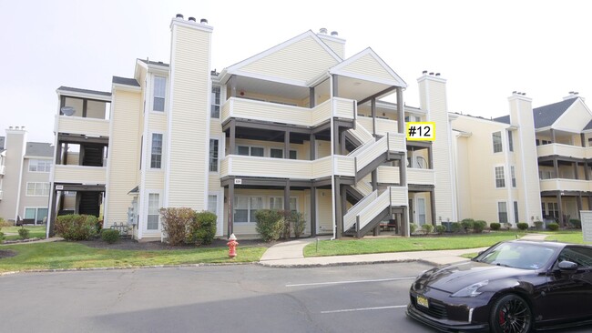 3rd Floor Condo with 2 BR and 2 Full Baths... - 3rd Floor Condo with 2 BR and 2 Full Baths...