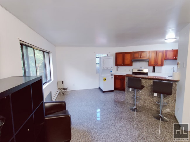 Building Photo - KEW GARDENS ROAD Rental