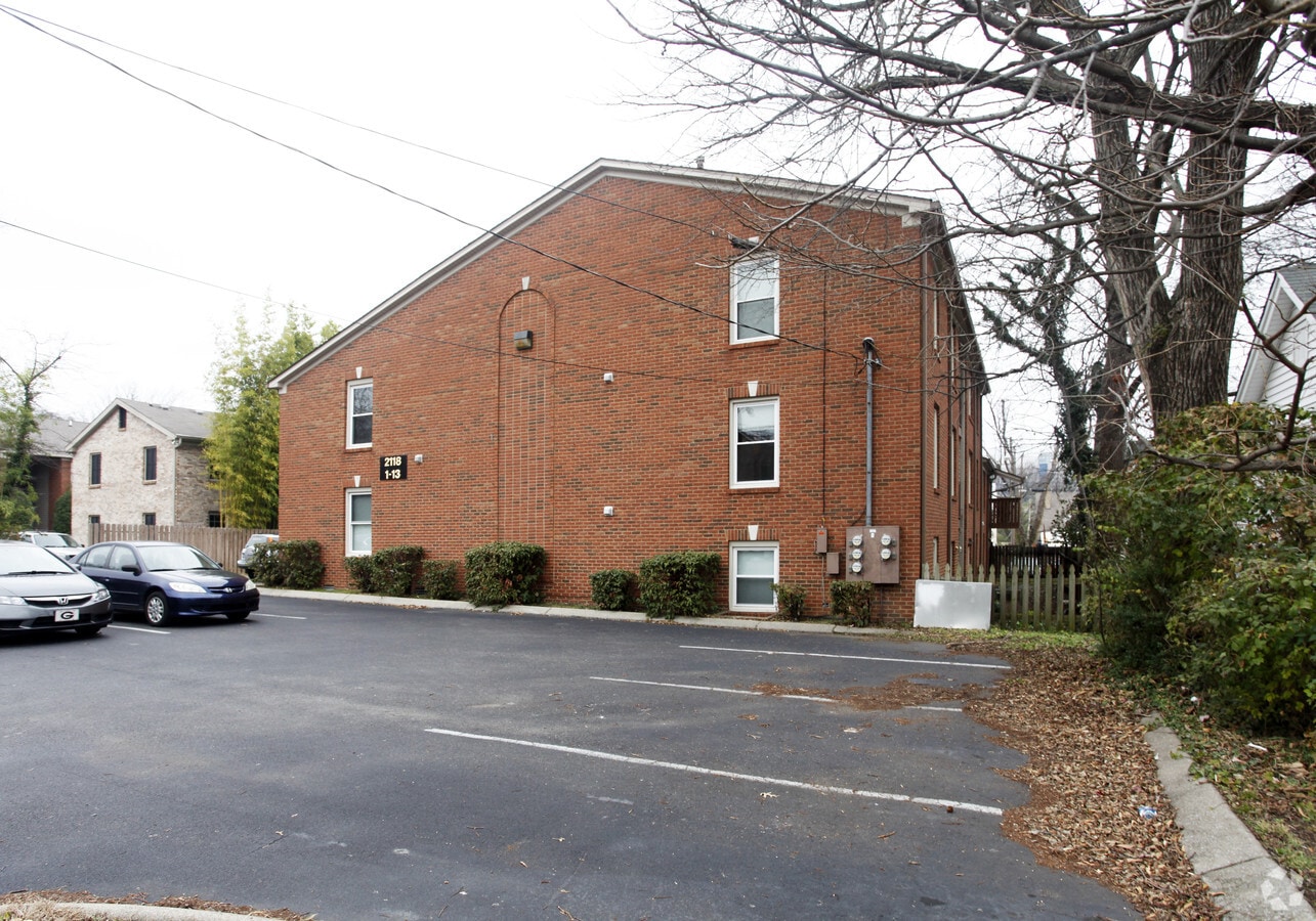 Estacionamiento - 2118 Acklen Ave