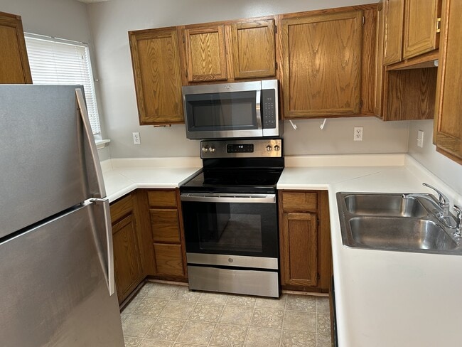 Kitchen - 110 Vixen Cir Unit Apt. E