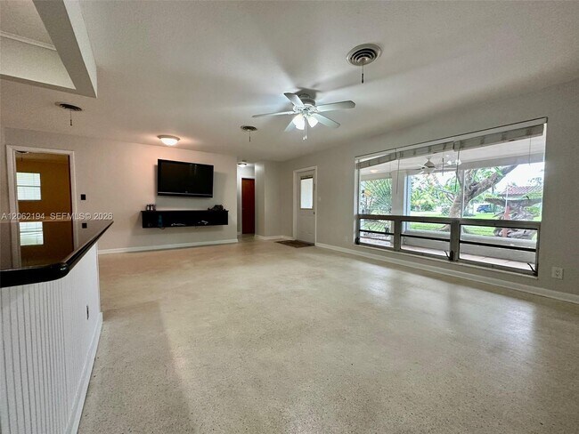 Photo - 810 NW 8th Ave