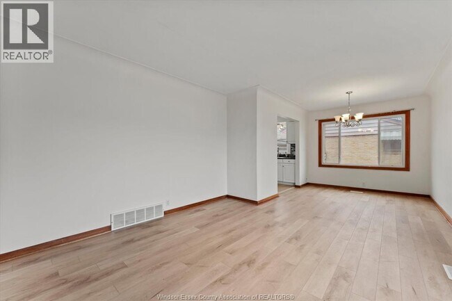 Photo - 3701 Dandurand Ave