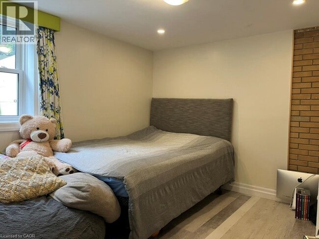 Photo - 235 Fearnwood St