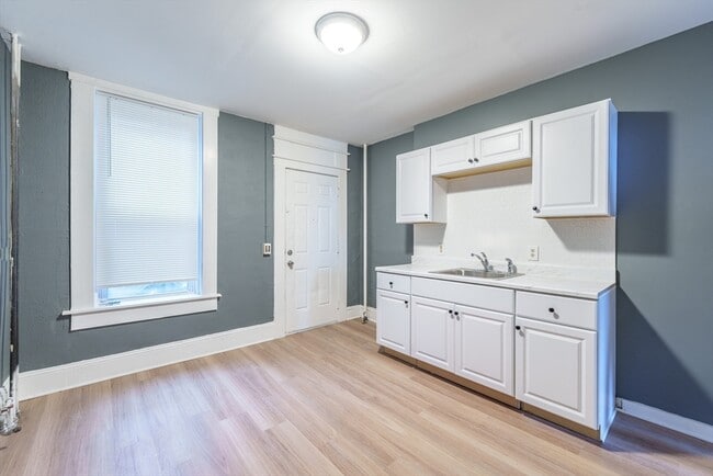 Photo - 173 Elm St Unidad 3LR