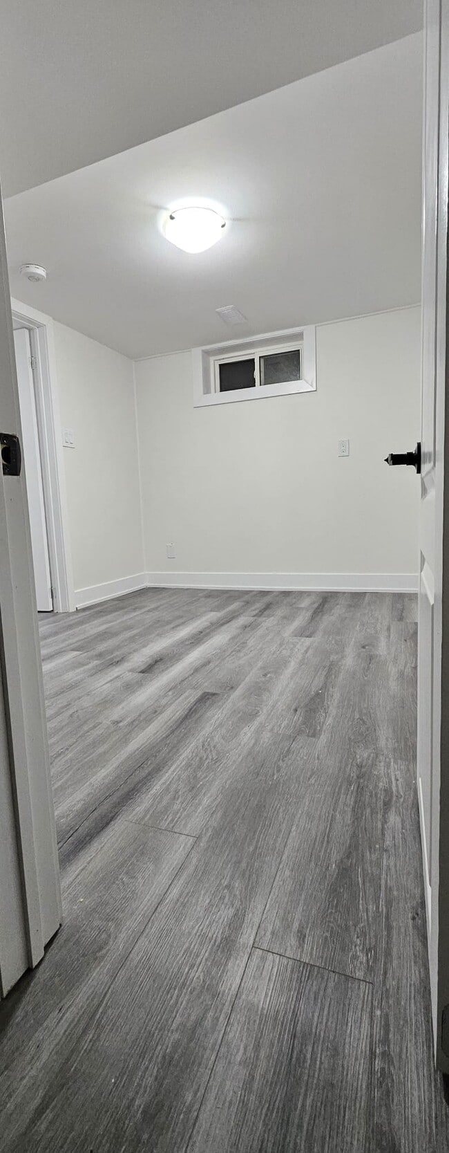 Photo - 132 Bridgeport Rd E