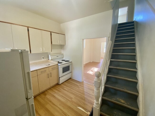 Photo - 475.5 Stella Ave