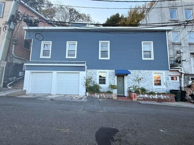 Building Photo - 9005 Riverside Pl Unit 1