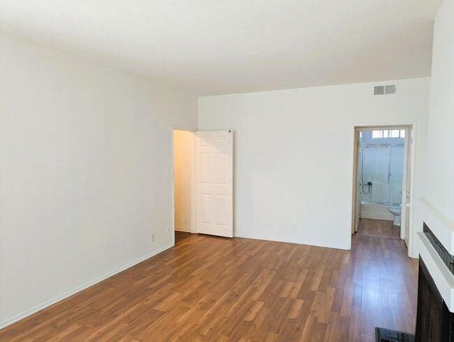 Photo - 3648 Motor Ave