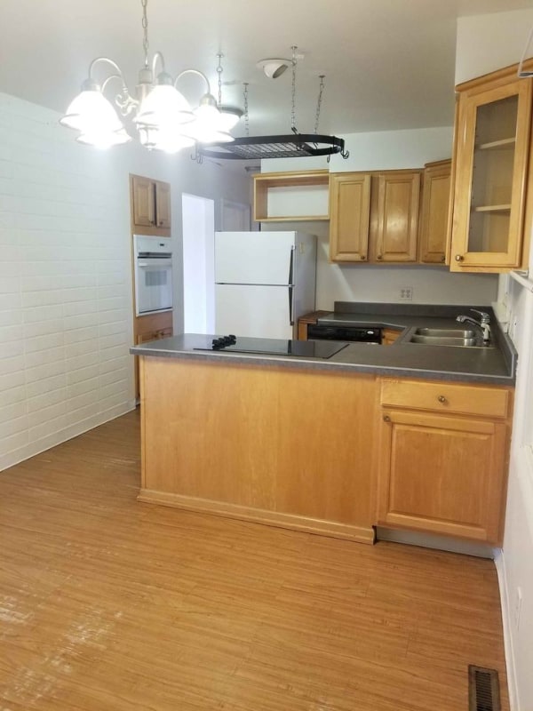 Photo - 915 Wicks Ln