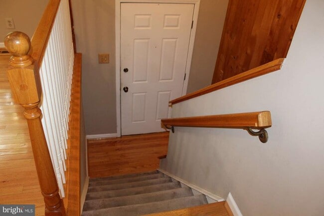 Building Photo - 7 Georgian Ct