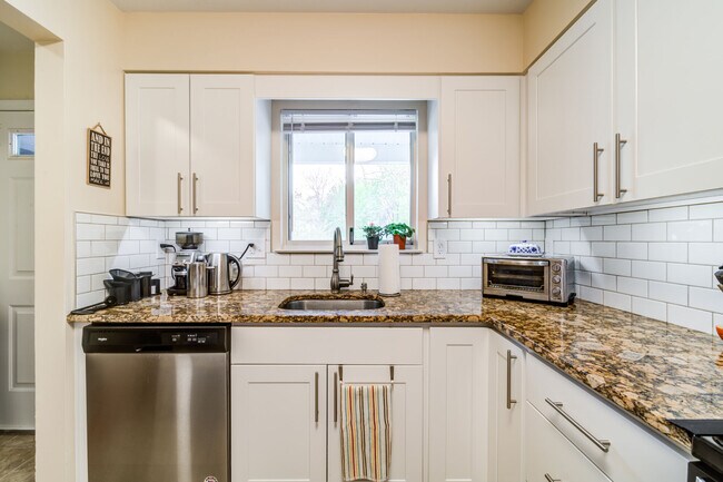 Photo - Parkview Commons Apartments, LLC