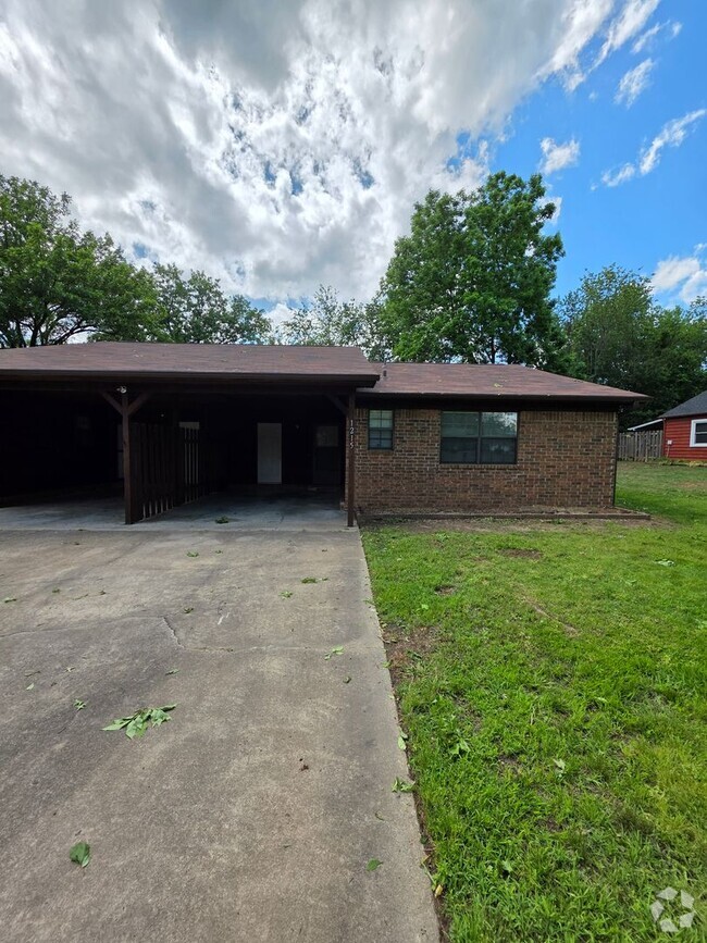 Building Photo - 1213-1215 University Unit 1215 Rental