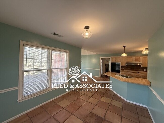 Photo - Spacious: 4 Bedroom in Cordova!