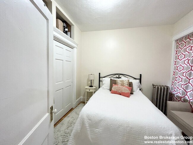 Photo - Amazing one bed in Fenway......