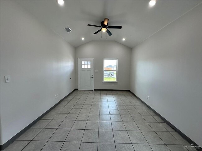 Photo - 10 Summit Rd Unit A