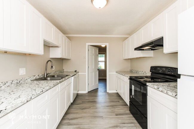 Photo - 213 Guild Hall Dr