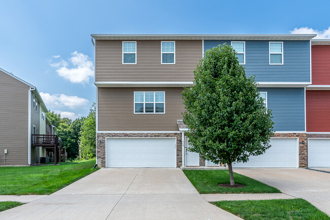 Photo - 710 Cox Ct Townhome