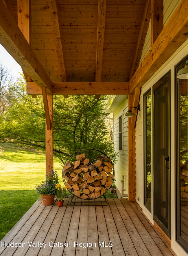 Photo - 61 Schoolhouse Rd