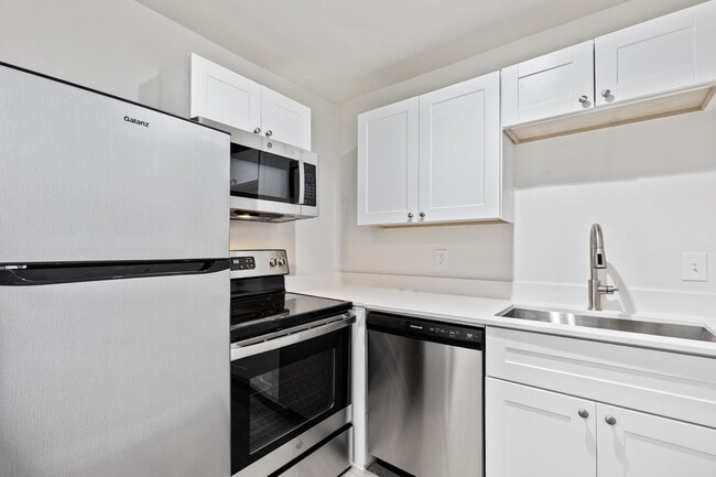 Photo - Rawlins Chateau