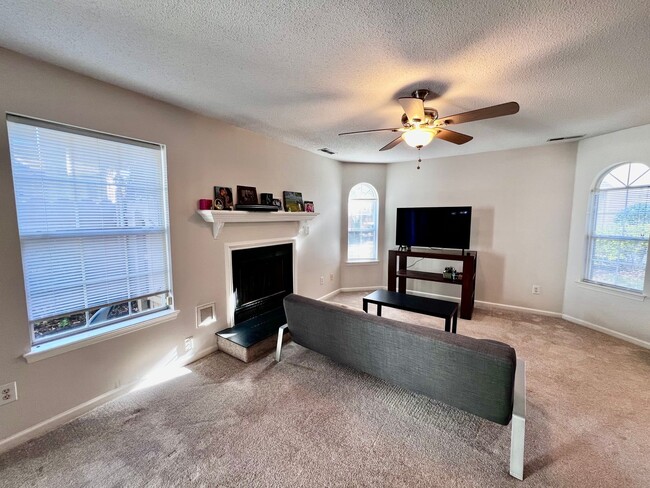 Photo - Beautiful 2-Bedroom End Unit Townhome in O...