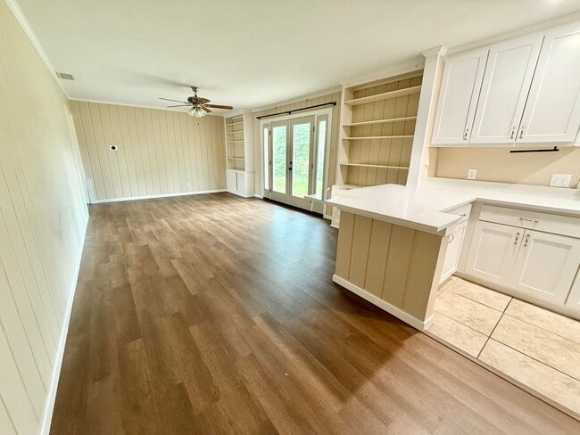 Photo - 3-bed/2-bath with two living spaces!