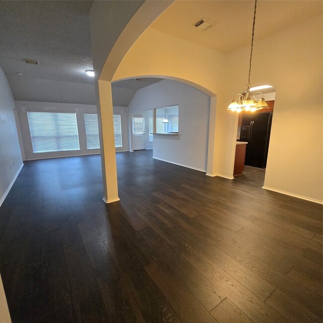 Photo - 7010 Windy Run Ct