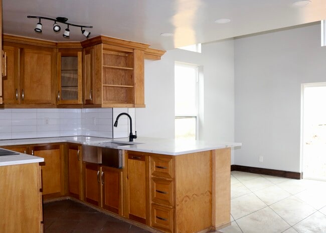 Photo - 1027 Woodward Cir SW