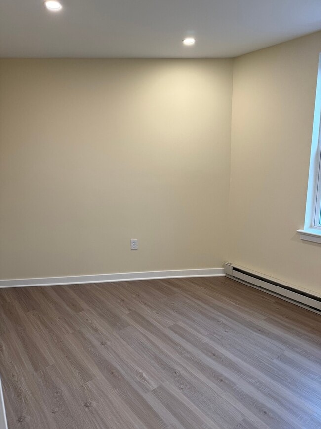Photo - 135 E Ross St Unit 2nd Floor