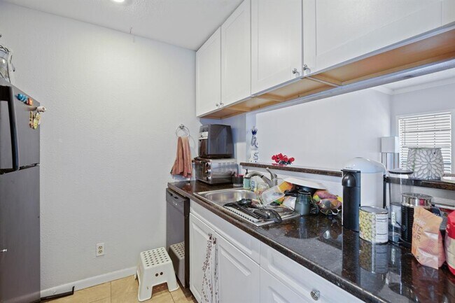 Photo - 715-22 1/2 W 22 1/2 St Unit 101