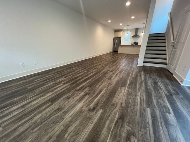 Photo - 553 N Ross St Unidad 553B