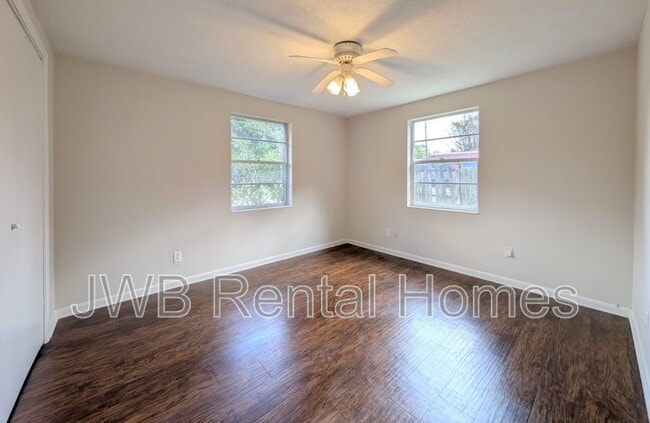 Photo - 5742 Newberg Ln