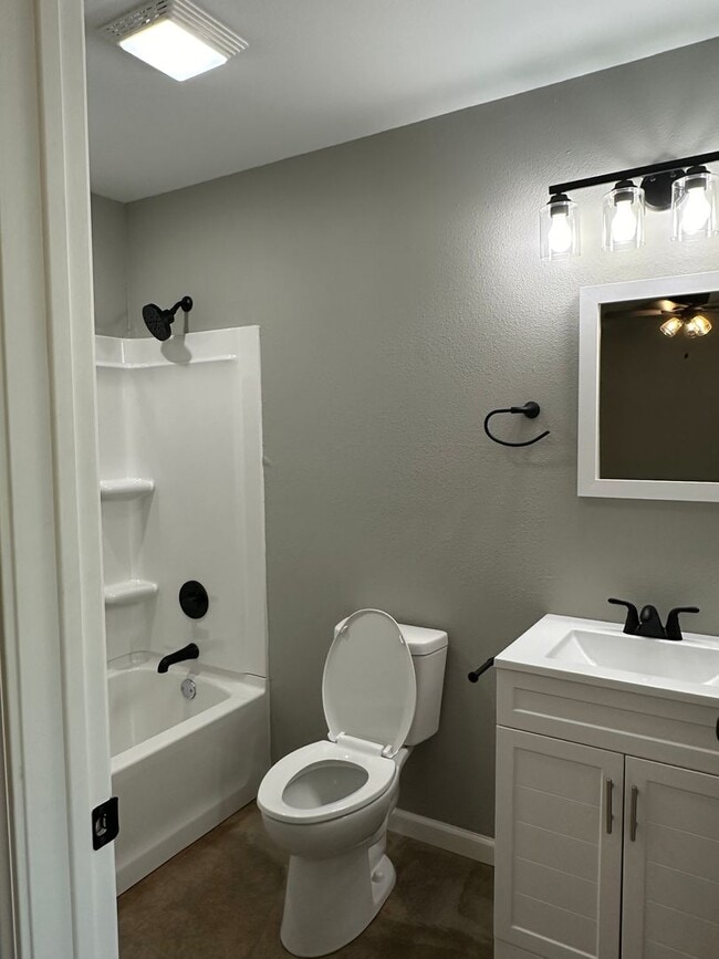 Photo - 120-122 S Pearl Duplex Unidad 120 S Pearl